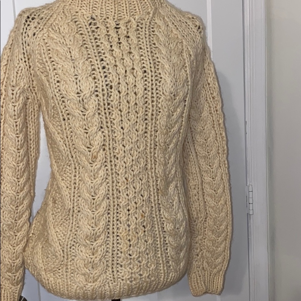 100 wool sweater bee by BANFF LTD.